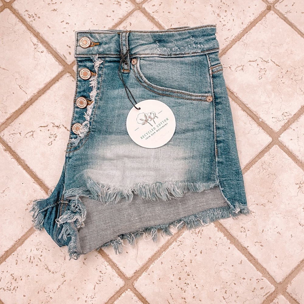 NWT adorable jean shorts